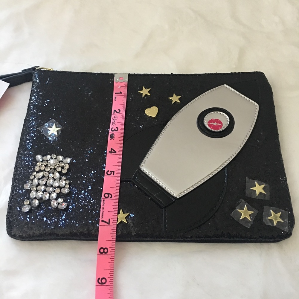 NWT Betsey Johnson Wristlet Pouch - Picture 8 of 8